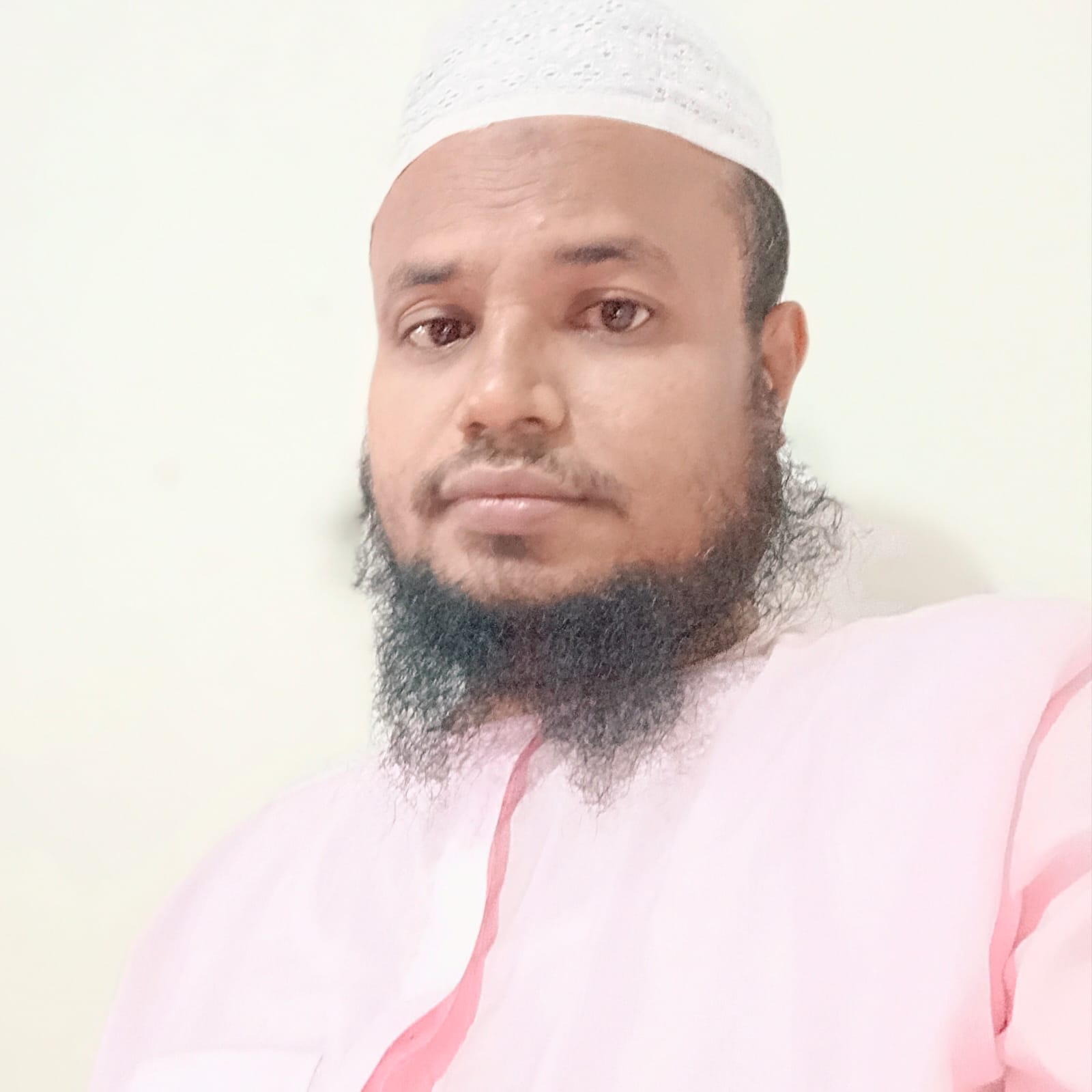 হাদিস সমাপনের পর থেকেই তিনি দারুল উলুম মুঈনুল ইসলাম হাটহাজারী মাদরাসায় অধ্যাপনা করে আসছেন। ১৯৮৮ খ্রিষ্টাব্দ থেকে ২০০৩ খ্রিষ্টাব্দের মে মাস পর্যন্ত তিনি কওমী মাদরাসা খেদমত আঞ্জাম দিয়ে আসছেন। এর পাশাপাশী দাওয়াত ও তাবলীগ এর সাথে থেকে দ্বীনের খেদমত করে আসছেন।